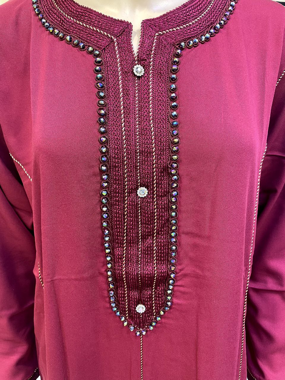 Jellaba Moderne Noire avec Broderies et Cristaux