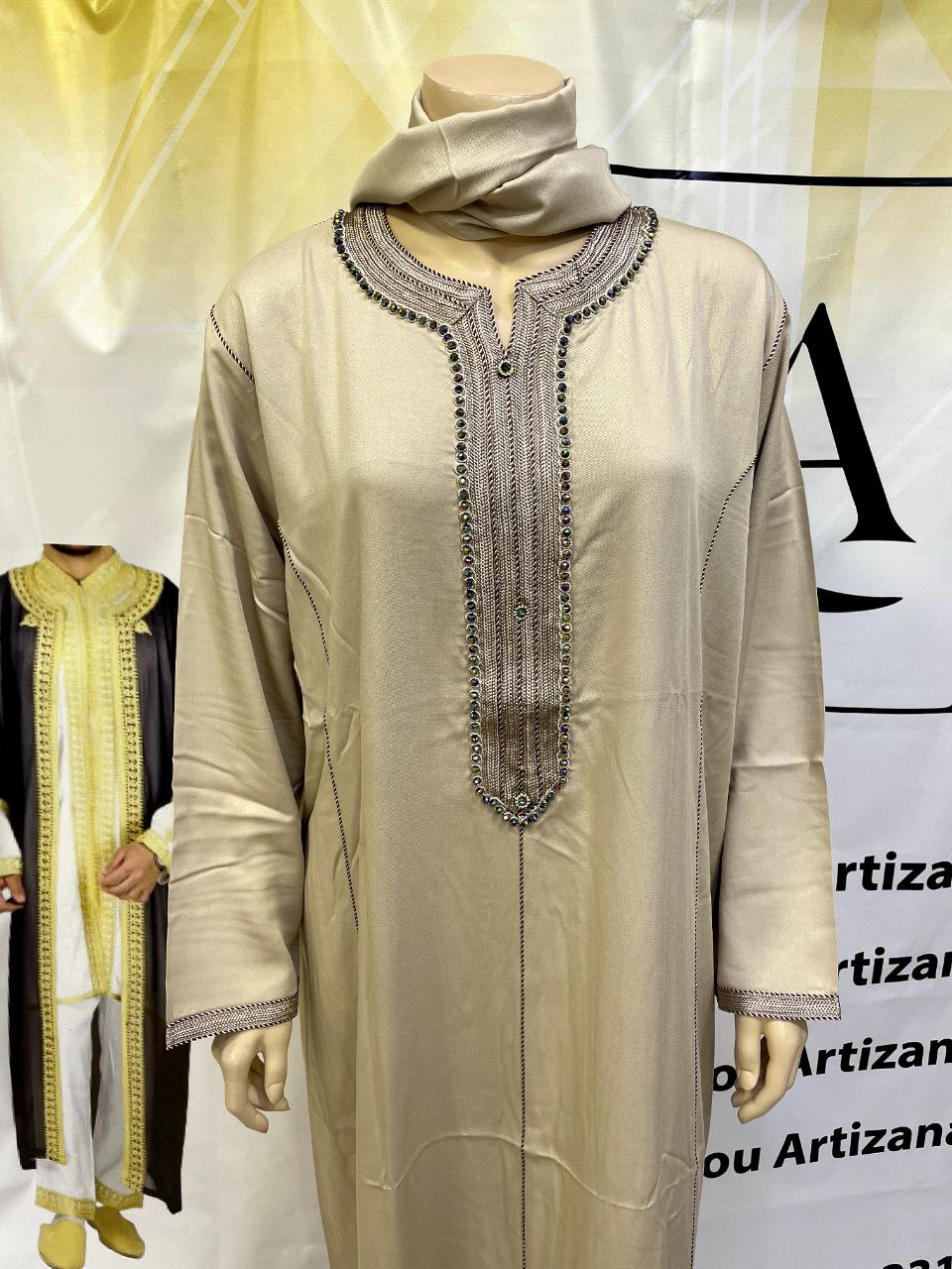 Jellaba Moderne Noire avec Broderies et Cristaux - 5