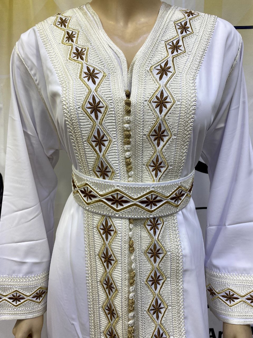 Jellaba Élégante Brodée Fleurie - 4