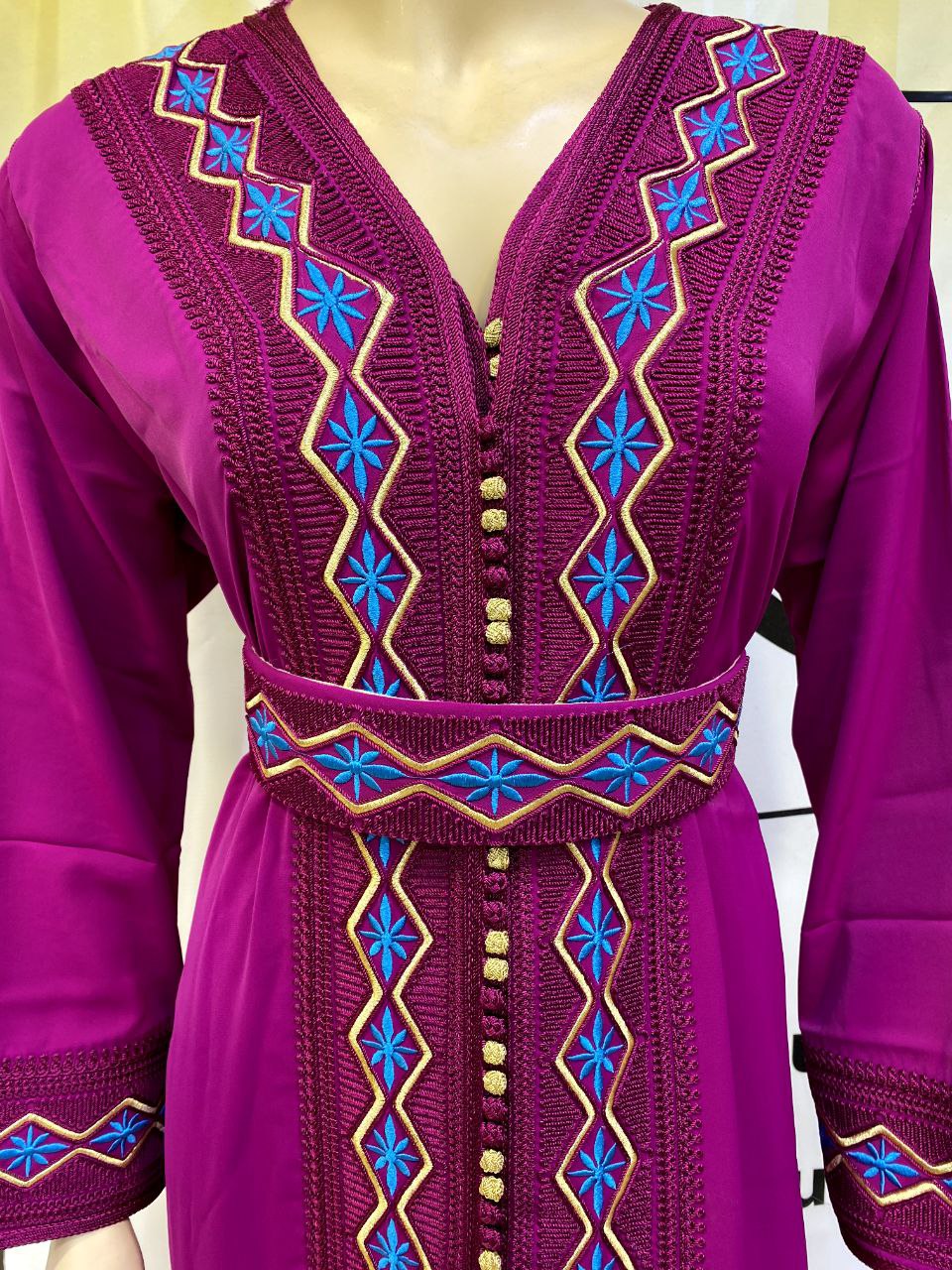 Jellaba Élégante Brodée Fleurie - 3