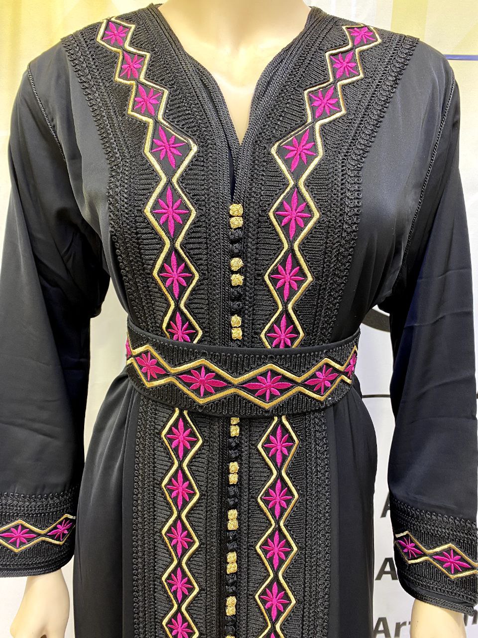 Jellaba Élégante Brodée Fleurie