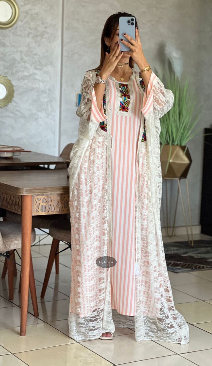 Jellaba Moderne en Dentelle et Broderies - 10