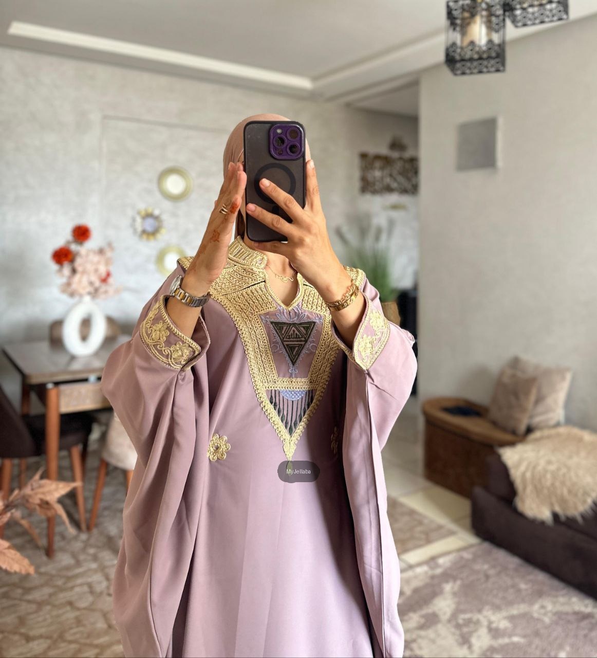Jellaba Moderne Brodée Lilas et Or