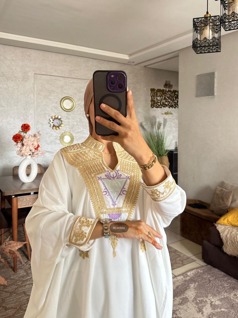 Jellaba Moderne Brodée Or et Lilas