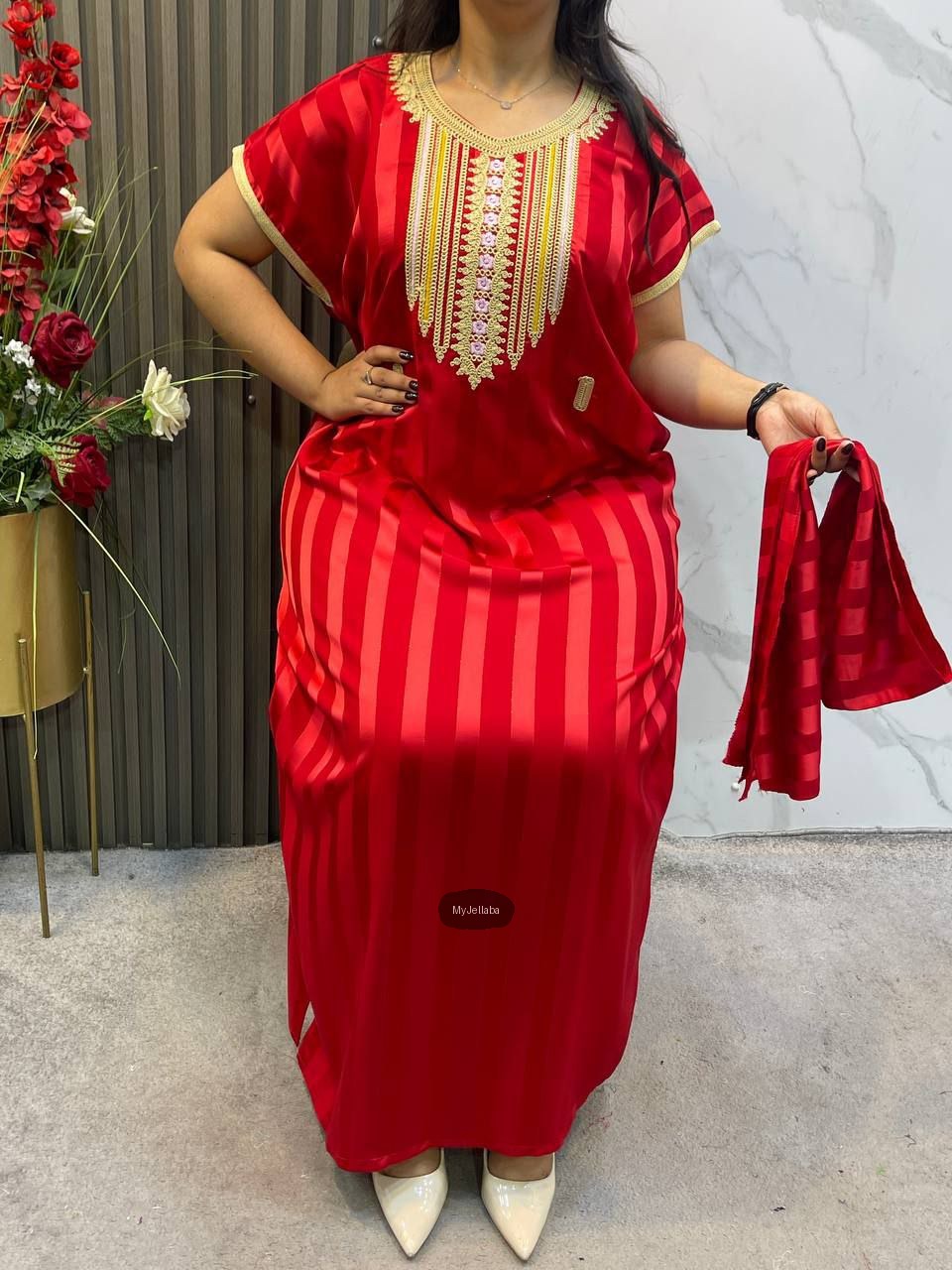 Jellaba Rayée Rouge Élégante