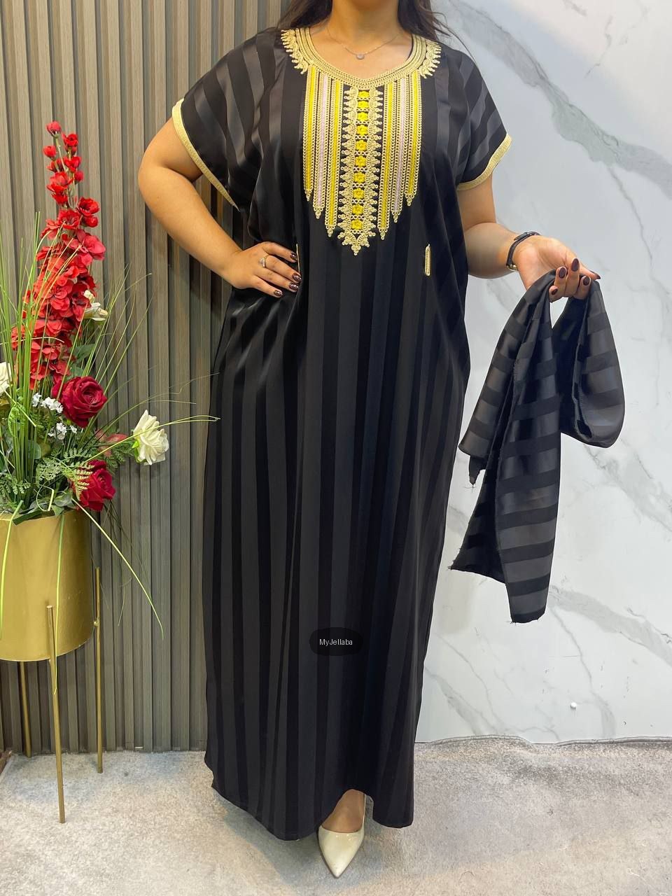 Jellaba Rayée Noire et Or