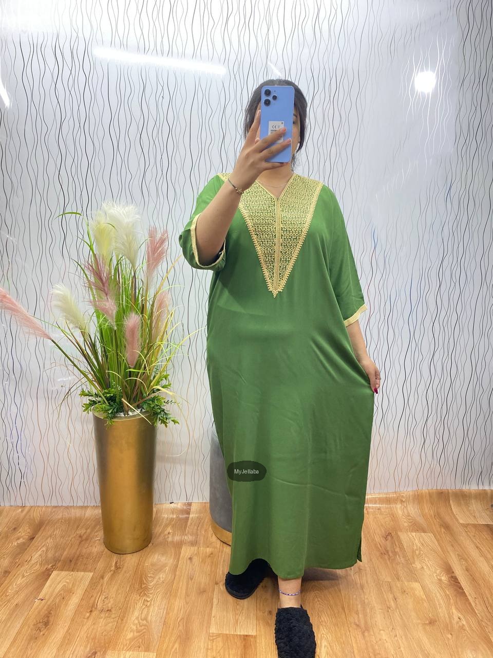 Jellaba Blanche Élégante avec Broderie Dorée - 7