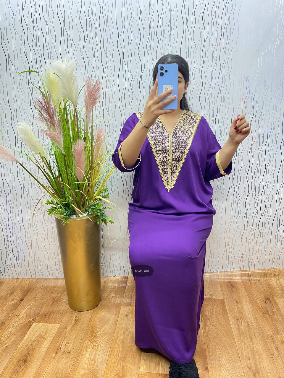 Jellaba Traditionnelle Violette et Or