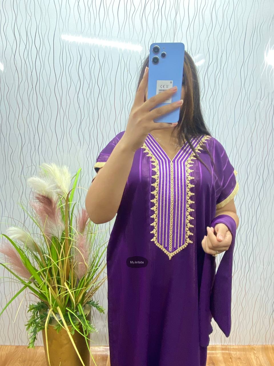Jellaba Traditionnelle Violette et Or